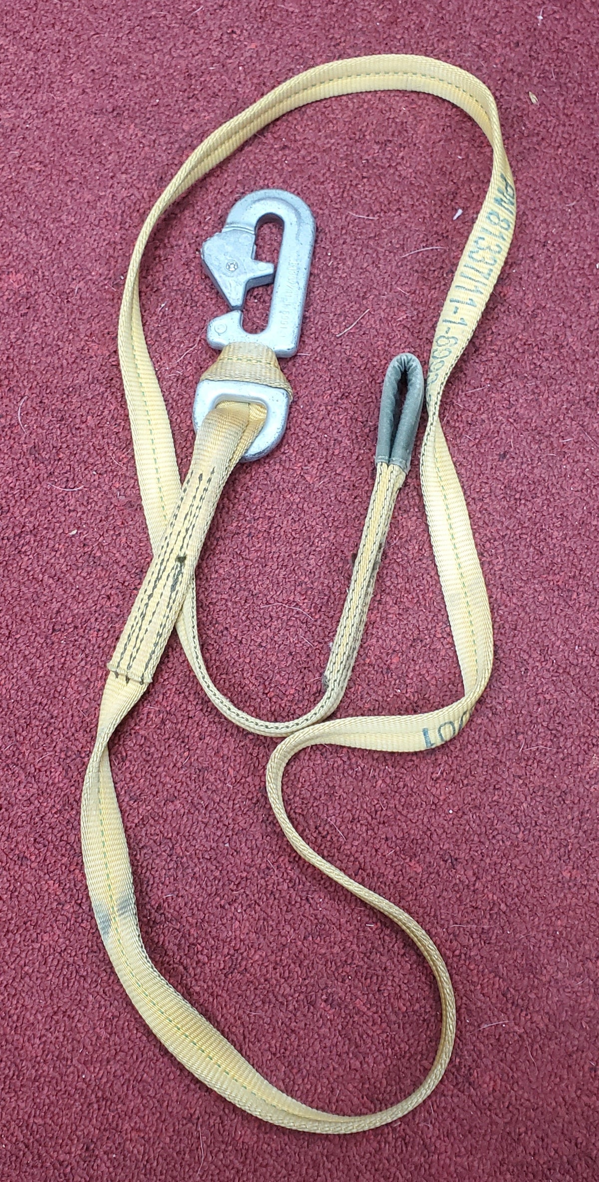 Military T-10 D Parachute 5′ Ft 9″ Static Line Extension with Hardware (ca13-25feb24)